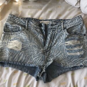 Bullhead high-waisted shorts